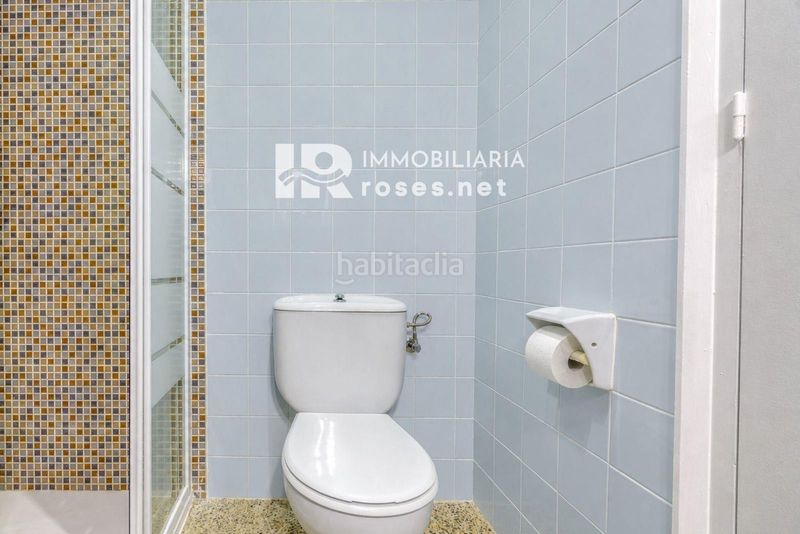 Foto dcc10a3c-f3e2-47a4-ae0b-12d885a4a639. Pis a Centre Roses