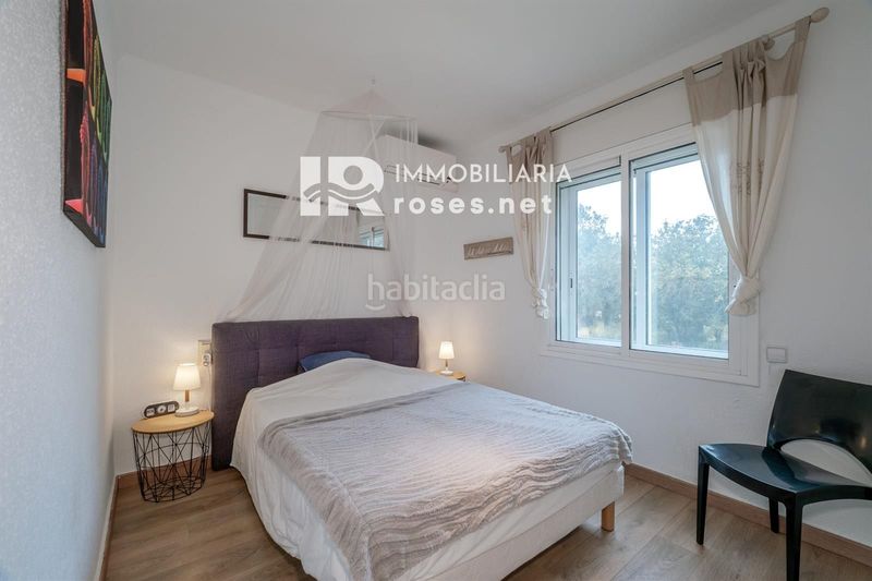 Foto 7ae00a54-5274-43d2-a6bb-d8e32b080544. Casa adossada a Cap Ras - Creus - Falconera Empuriabrava