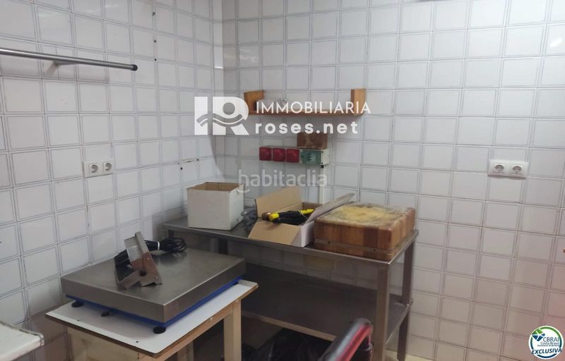Foto c9169332-2702-4fc0-9b11-8e3c3b48a186. Local comercial en venta local comercial, antigua carniceria. en Empuriabrava