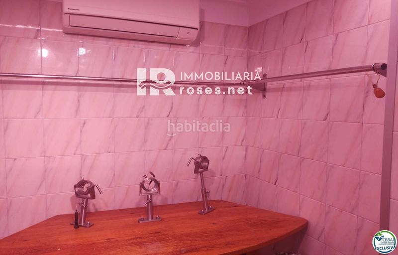 Foto e5201c59-77e4-4679-abb5-b1f61fc0ba4d. Local comercial en venta local comercial, antigua carniceria. en Empuriabrava