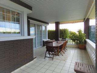 Casa  Bernat desclot. Casa de lujo en el centro de roses