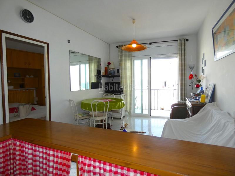 Foto f93650f0-8f07-4c76-a76f-d18f1387c535. Apartamento  a 100m de la playa con terraza y vista al mar en Roses