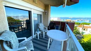Apartamento  Carles fages de climent. Magnífico piso renovado con vistas al mar