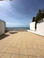 Apartament  De rhode. Ático en venta en pleno centro de roses, en primera línea de mar