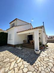 Casa  Del carlit. Encantadora casa en mas matas con gran espacio exterior