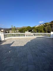 Apartamento  De pau casals. Oportunidad en el centro de roses ático con terraza y vistas des