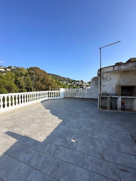 Foto 0a1b7151-c60b-4aea-8d73-5e61e8174281. Apartament amb calefacció a Centre Roses