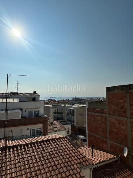 Foto 5cba7b34-9c4e-49c4-87da-37de30831bc0. Apartament amb calefacció a Centre Roses