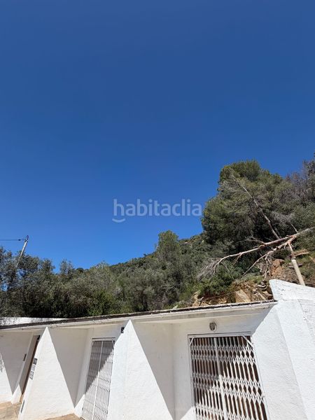 Foto 529081d2-ffc8-435c-9c4b-78a752f9ea6d. Parking coche lote de 3 garajes y gran parcela en parque natural en Roses