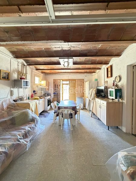 Foto fe1e2b76-ccae-49ea-8f1b-e5ea27d3ca69. Parking coche lote de 3 garajes y gran parcela en parque natural en Roses