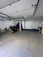 Parking voiture  De granada. Gran garaje de 58 m con 2 entradas en pleno centro de roses