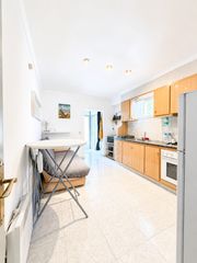 Apartamento  Torroella de montgri. Acogedor apartamento en la escala a escasos pasos de la playa