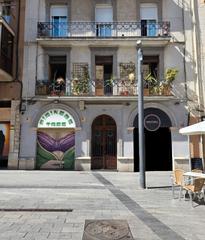 Location Local commercial à Carrer de reding 34. Local comercial con gran visibilidad y potencial junto al mercad