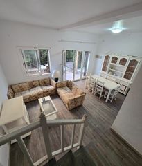 Casa adossada  Avinguda vilafortuny. Gran jard�n privado y piscina comunitaria