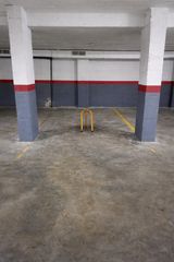 Miete Autoparkplatz in Carrer de terol 1. Entrada por la calle barbastre