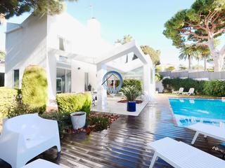 Xalet a S´Agaró. Villa íntima ubicada en la gavina de s'agaró vell