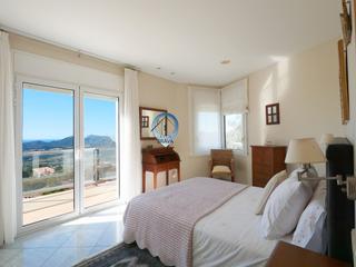 Chalet  Avinguda de les mimoses. Chalet con piscina, vistas al mar y montaña, en la urbanización