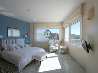 Xalet  Avinguda de les mimoses. Chalet con piscina, vistas al mar y montaña, en la urbanización