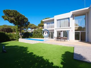 Xalet  Carrer del puigmal. Chalet contemporáneo en treumal de sant antoni de calonge