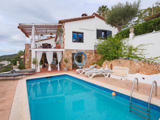 Xalet  Urbanitzaci can manel. Exclusiva villa con vistas al mar, licencia turstica y apartame