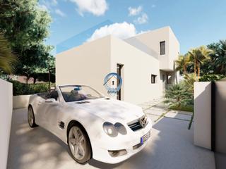 Chalet  Carrer de pompeu fabra. Obra nueva con piscina desbordante en el corazón de la costa bra