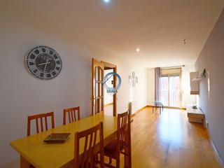 Pis  Carrer nou dels garrofers. vivienda luminosa y espaciosa en sant feliu de guxols, lista p