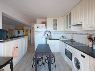 Pis  Passeig marítim del president josep irla. Apartamento con terraza panorámica en primera línea de mar