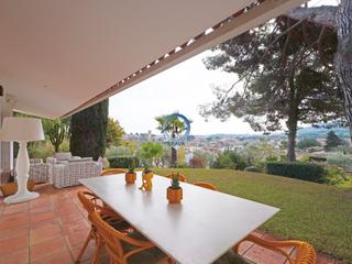 Xalet a Carrer del ripollès 87. Una joya en calonge: lujo y naturaleza en perfecta armonía.