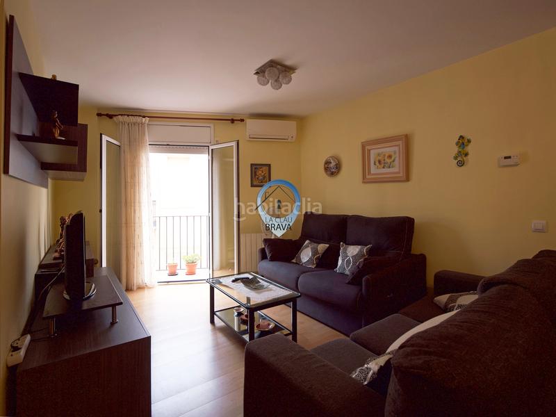 Foto 2c4eb1b2-2cdb-4f82-8bab-76fd4b2d2ca1. Pis amb calefacció a Eixample Sant Feliu de Guíxols