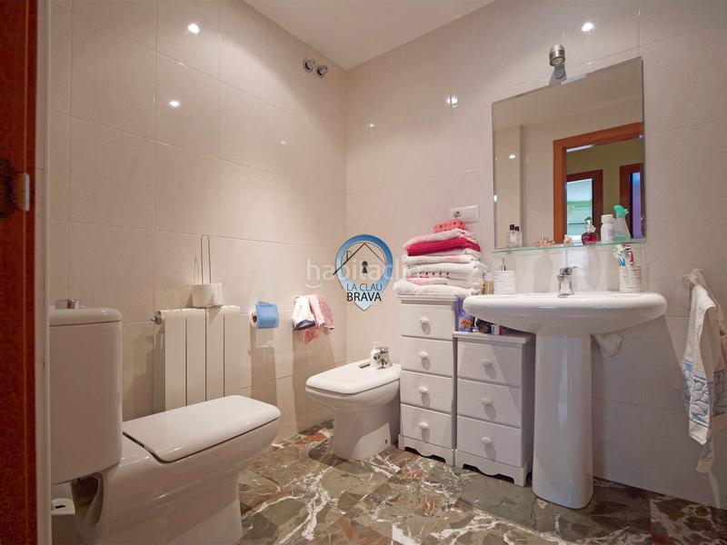 Foto 3bcabfdb-ca6d-4a91-ab56-dafe4bbad74e. Pis amb calefacció a Eixample Sant Feliu de Guíxols