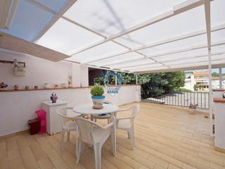 Casa  Carrer pau casals. La casa que os une… sin meteros todos en la misma planta.