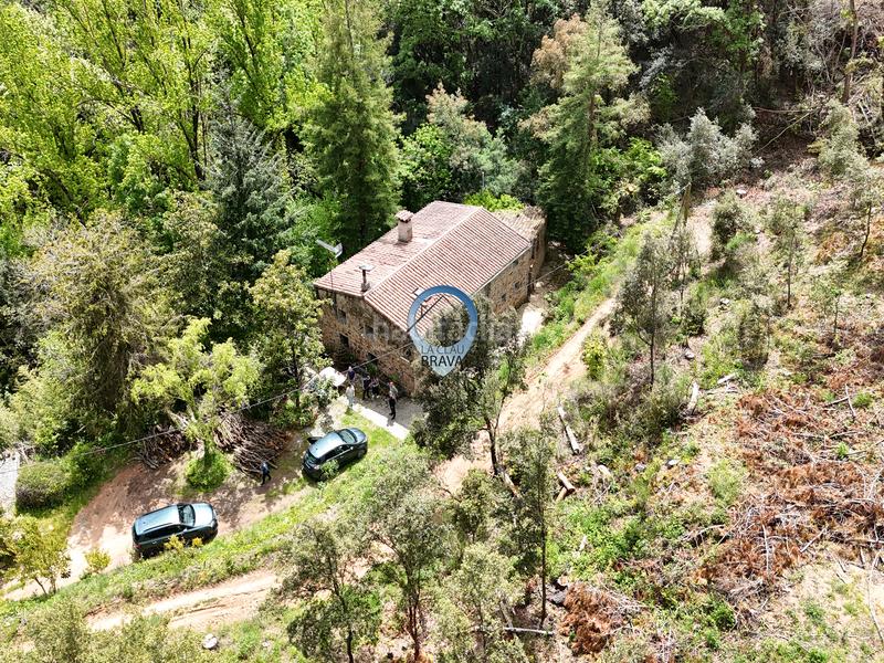 Foto 82aacbcf-f348-4f60-a605-12a379d56652. Masía  en venta , girona – 12.700 m² de terreno privado y agua propia en Arbúcies