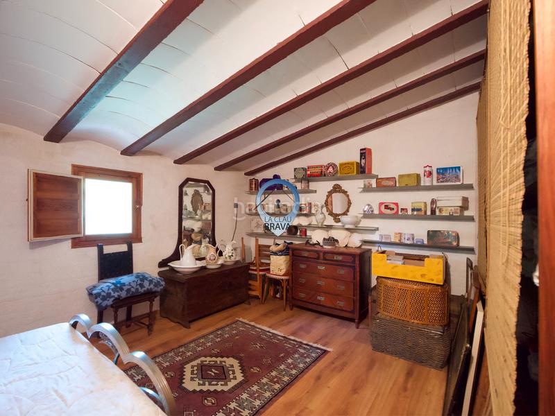 Foto 8a9eb8ca-3f2b-471f-bab4-775d67c9d296. Masía  en venta , girona – 12.700 m² de terreno privado y agua propia en Arbúcies