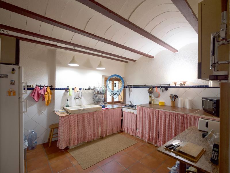 Foto af302cc7-db9c-4f54-8158-613de555b1bf. Masía  en venta , girona – 12.700 m² de terreno privado y agua propia en Arbúcies