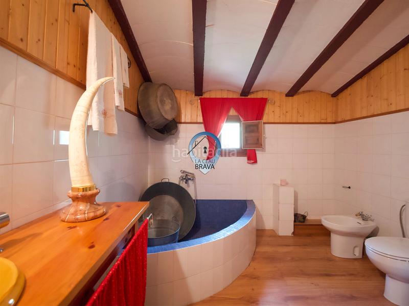 Foto de3d1567-27f6-4a76-921e-825e91fc4873. Masía  en venta , girona – 12.700 m² de terreno privado y agua propia en Arbúcies