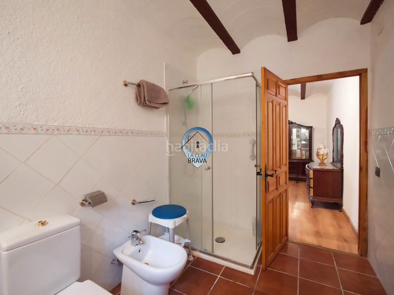 Foto f698d0b8-b5c4-43ce-b08c-ecd742c78921. Masía  en venta , girona – 12.700 m² de terreno privado y agua propia en Arbúcies