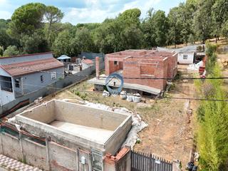 Xalet  Urbanització llac del cigne. ¿la casa perfecta? no, mejor: la casa que aún puedes hacer tuya.