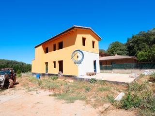 Casa  Passatge de la pau. Tu nuevo hogar te espera en serinyà