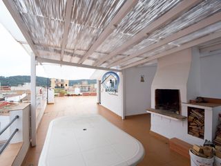 Maison  Carrer nou de sant antoni. Tu casa en la costa brava, donde cada día se siente como vacacio