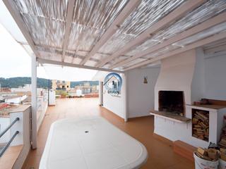 House  Carrer nou de sant antoni. Tu casa en la costa brava, donde cada día se siente como vacacio