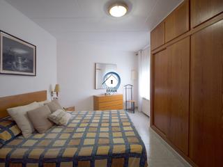 Casa  Carrer nou de sant antoni. Tu casa en la costa brava, donde cada día se siente como vacacio