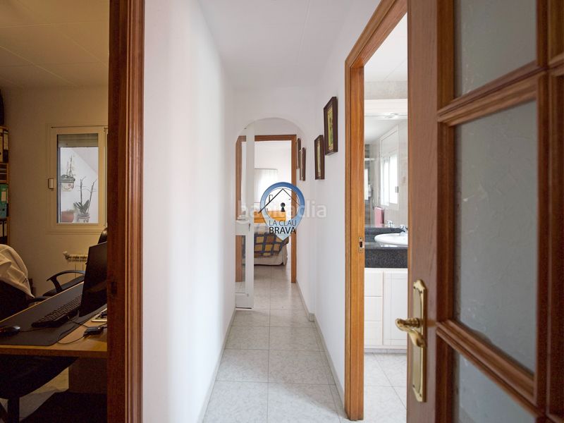 Foto 3d6d473d-41e7-489f-bf35-f8ddac57403a. Casa amb calefacció aparcament a Eixample Sant Feliu de Guíxols