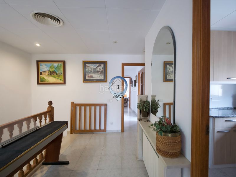 Foto c620243c-c526-426c-b4f5-c7e830798201. Casa amb calefacció aparcament a Eixample Sant Feliu de Guíxols