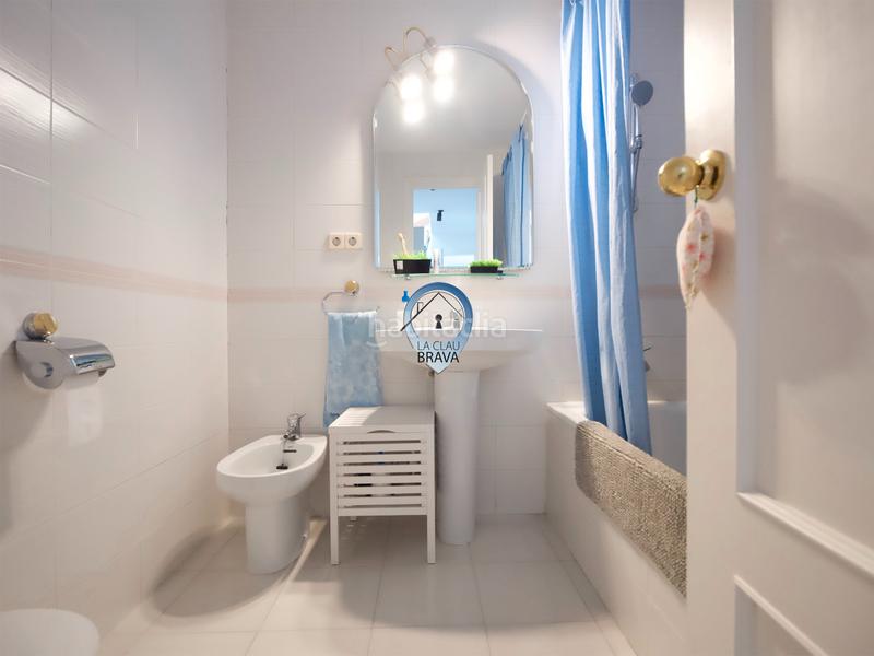 Foto a8784774-cfff-4298-a9ba-5b450cf9d76a. Àtic amb aparcament a Eixample Sant Feliu de Guíxols