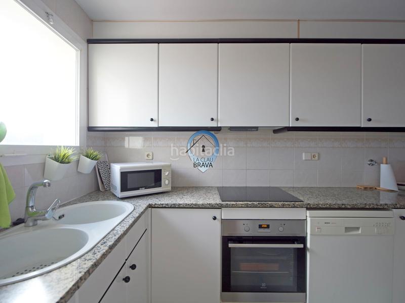 Foto fd78d295-6725-46cd-ba01-c5e295ef3003. Àtic amb aparcament a Eixample Sant Feliu de Guíxols