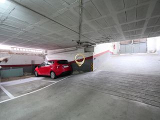 Parking voiture  Carrer de tarragona. El lujo silencioso: aparcar sin perder la paciencia cada día.