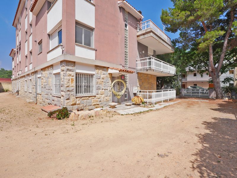Foto 16d93338-d901-4e7f-916a-07f3d01adedb. Casa aparellada amb xemeneia calefacció aparcament a Platja d´Aro
