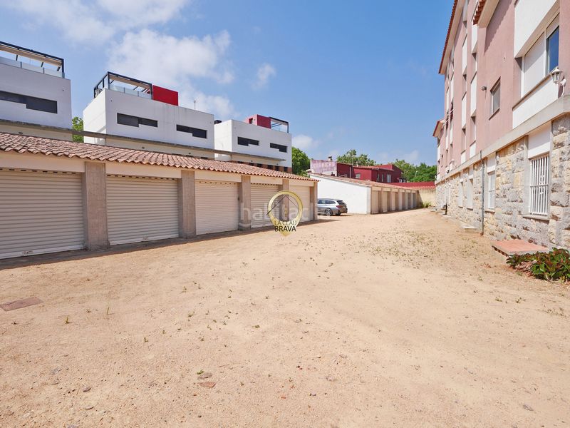 Foto 2976d582-2429-4544-a57e-74d8900a823a. Casa aparellada amb xemeneia calefacció aparcament a Platja d´Aro