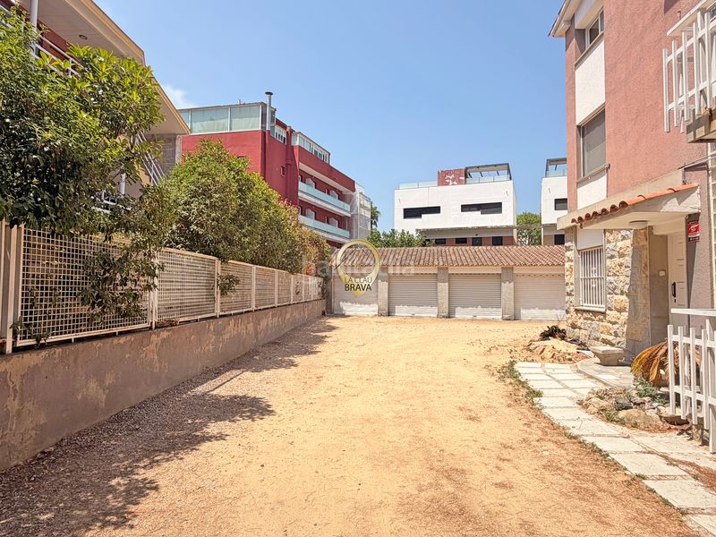 Foto 7f47993d-39d9-4c47-bc99-d2992084856e. Casa aparellada amb xemeneia calefacció aparcament a Platja d´Aro