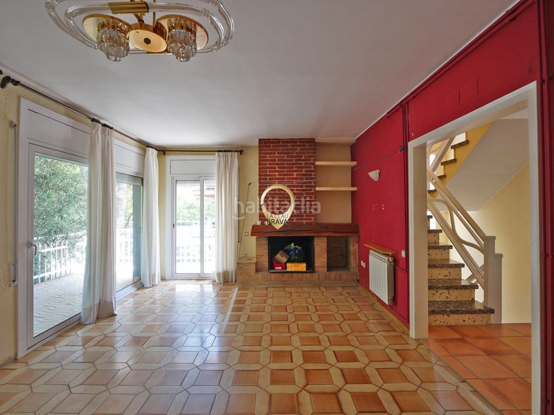 Foto b15129cd-e474-4636-8a19-97b1af599914. Casa aparellada amb xemeneia calefacció aparcament a Platja d´Aro
